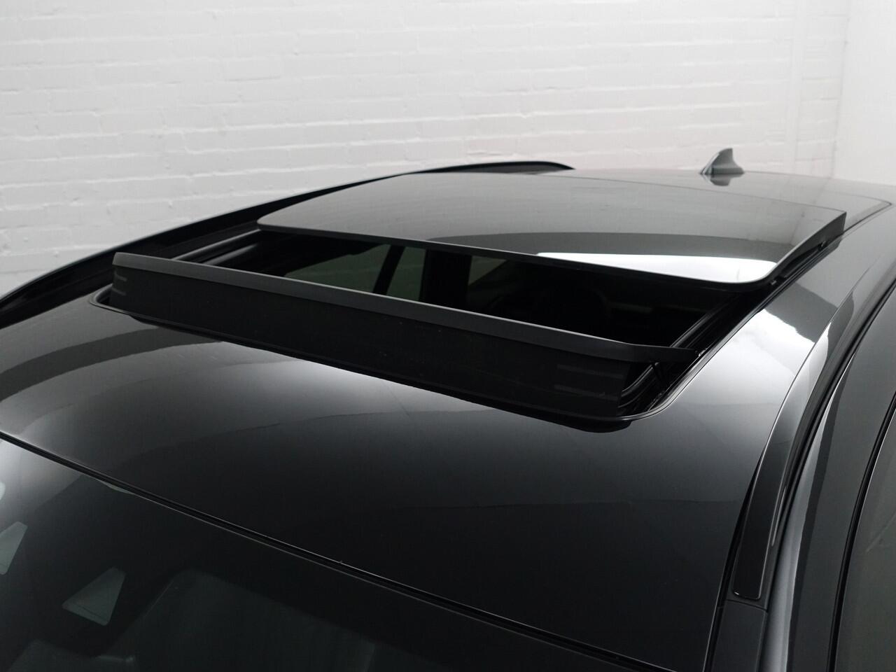 BMW X3 M Competition 510pk- Carbon, Harman Kardon, Stoelventilatie, 360 Camera, Head Up, Sfeerverlichting, Elek Trekhaak