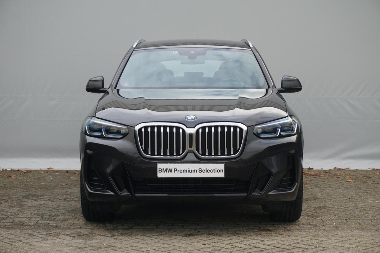BMW X3 xDrive20i M Sportpakket 20'' / Laserlight / Head-Up Display / HiFi System / Elektrisch verstelbare voorstoelen
