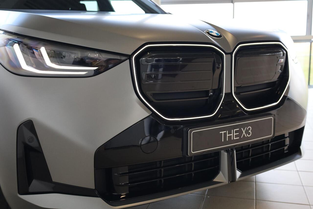 BMW X3 M50 M Sportpakket Pro | Panoramadak | Head-Up | Iconic Glow | Harman Kardon | Professional Pack | Comfort Pack | Adaptief Onderstel | Trekhaak | Adaptieve LED