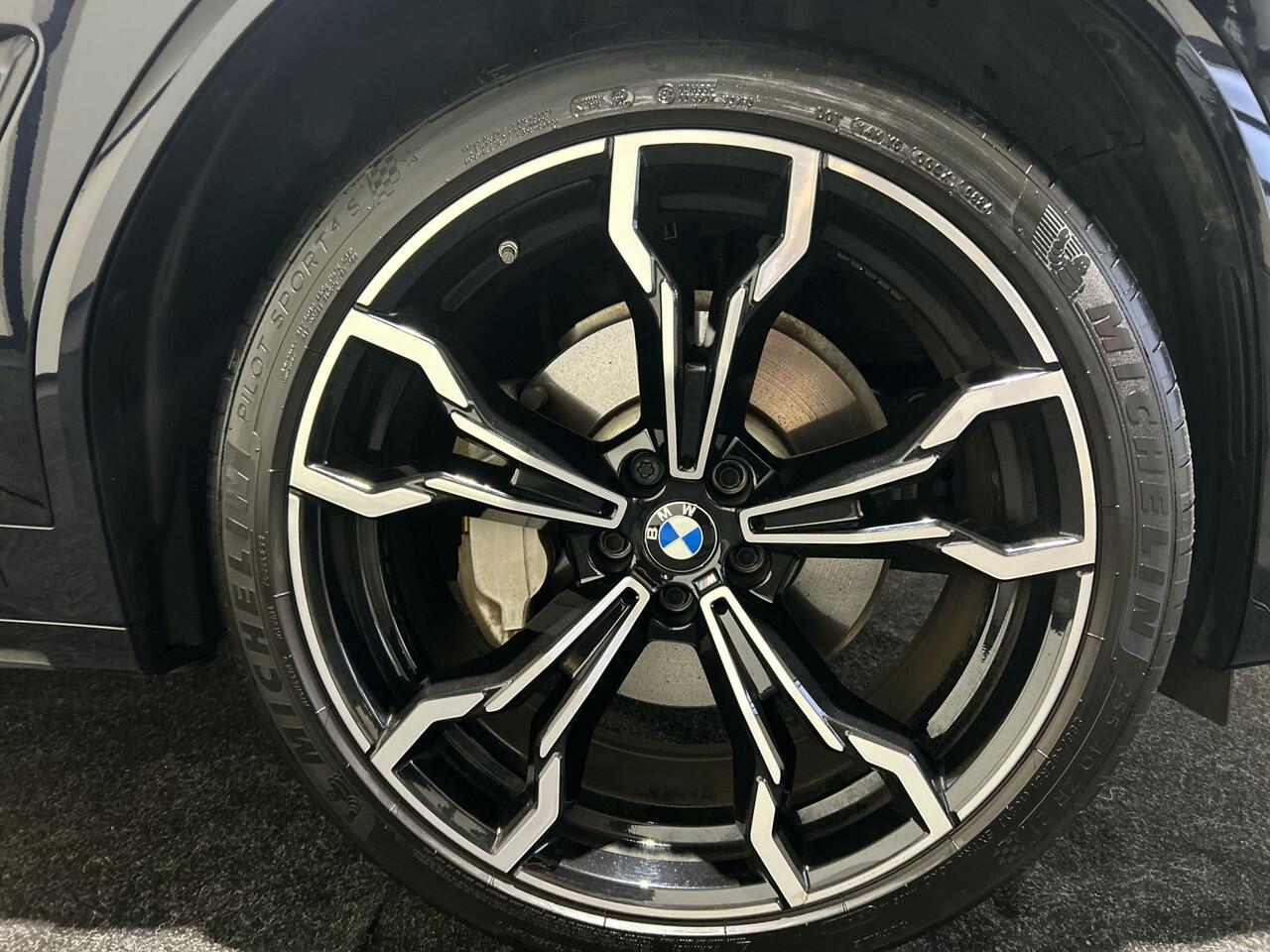 BMW X3 iX3 High Executive 80 kWh | Panoramadak | Lederen bekleding | HUD | 21 inch Velgen | Sportstoelen | M - Sport | SoH (batterijcheck) 96,9 % score!