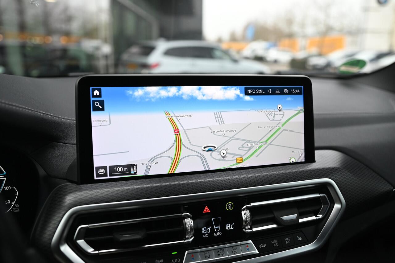 BMW X3 xDrive30e High Executive M Sport Automaat / BMW M 50 Jahre / Trekhaak / Sportstoelen / LED / Live Cockpit Professional / Parking Assistant / Stoelverwarming