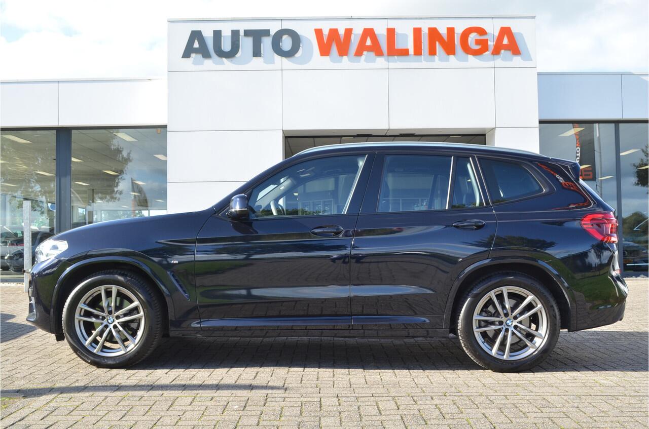 BMW X3 xDrive20i M Sport Adaptive cruise | Virtual cockpit | Elektr a.klep | Zwarte hemel | Carbon zwart | 19'' LMV