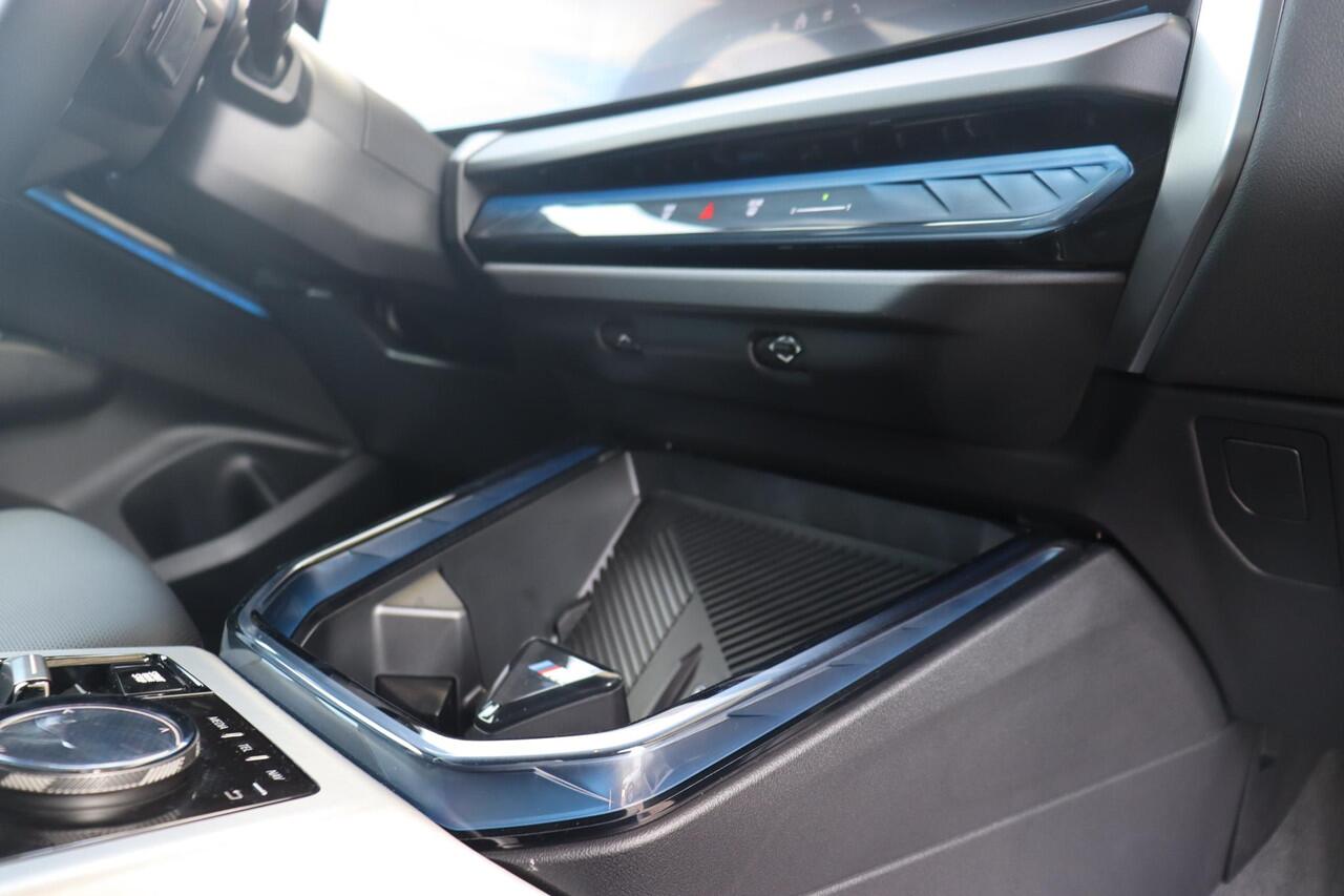 BMW X3 xDrive20 M Sport Pro | Trekhaak / Panoramadak / Stoelventilatie / Harman Kardon / Head-up / Rondomzicht camera / Cruise control adaptief