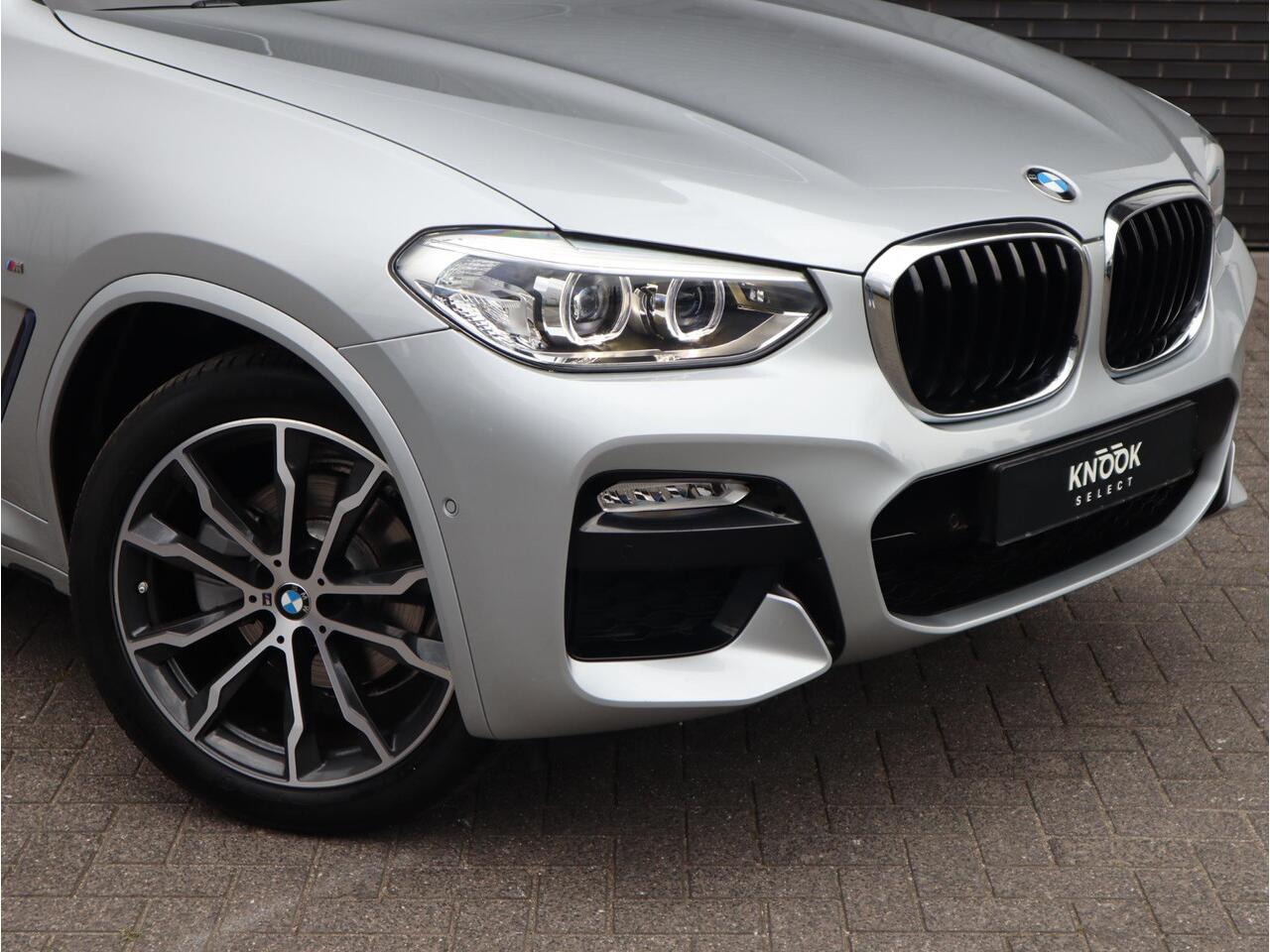 BMW X3 xDrive20i High Executive M Sport Pakket Automaat / Navigatiesysteem Professional / Trekhaak / Achteruitrijcamera / Leder / 20 Inch / Hifi / Shadow Line / Stoelverwarming / LED-koplampen / DAB+