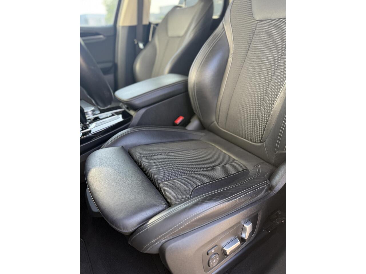 BMW X3 xDrive30e High Executive Trekhaak / X-Line / Head up / Keyless / Sportstoelen