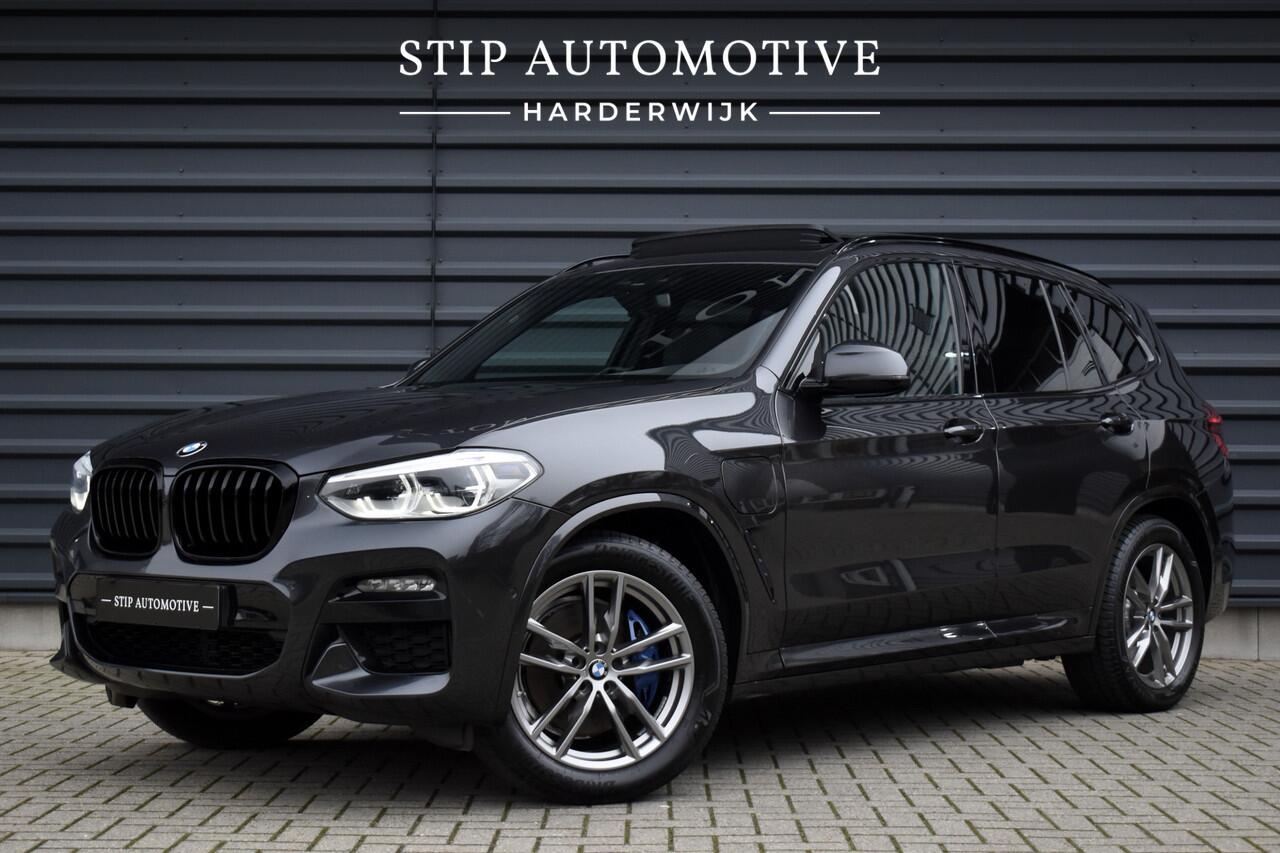 BMW X3 xDrive30e High Executive M Sport | Pano | Camera | Adaptief Onderstel | CarPlay | Adaptive LED | Donker Getint Glas |