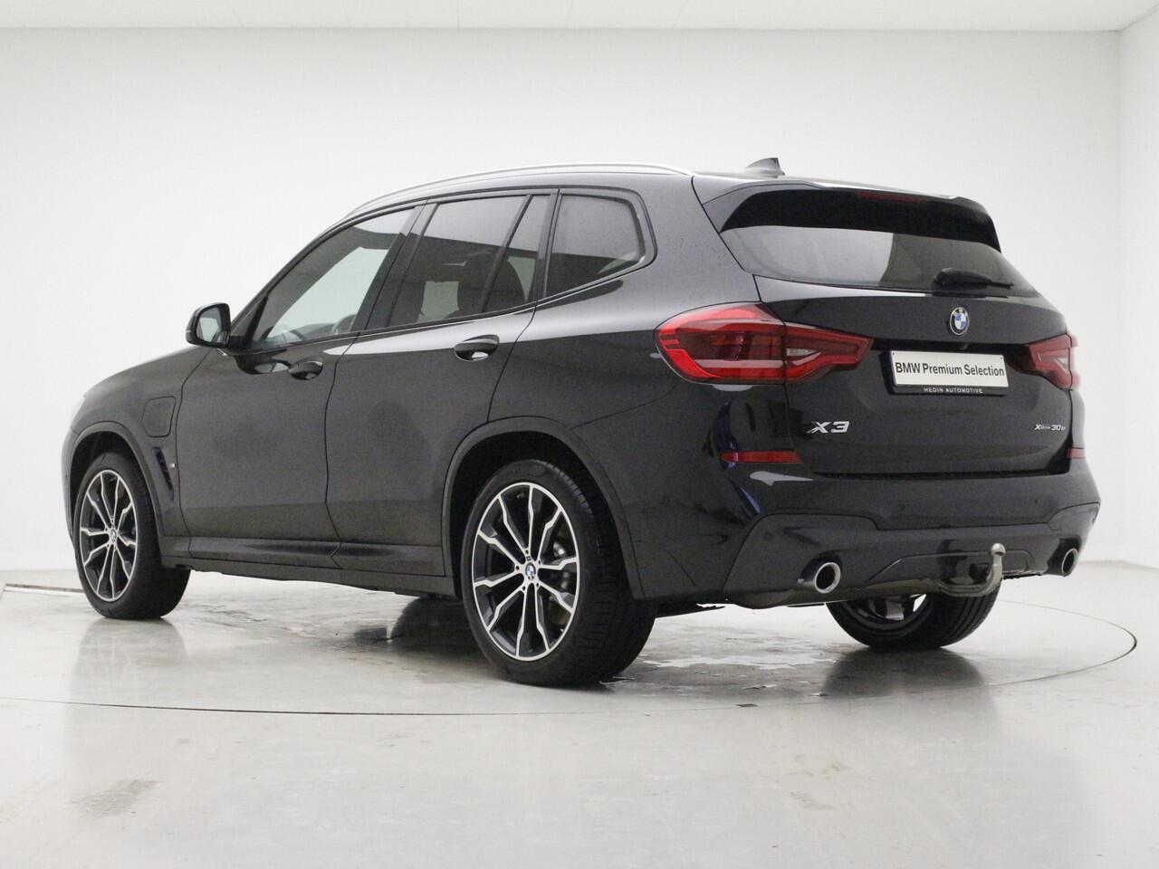 BMW X3 xDrive30e M-Sport | Trekhaak | Panorama | Head-Up | Camera | Leder |