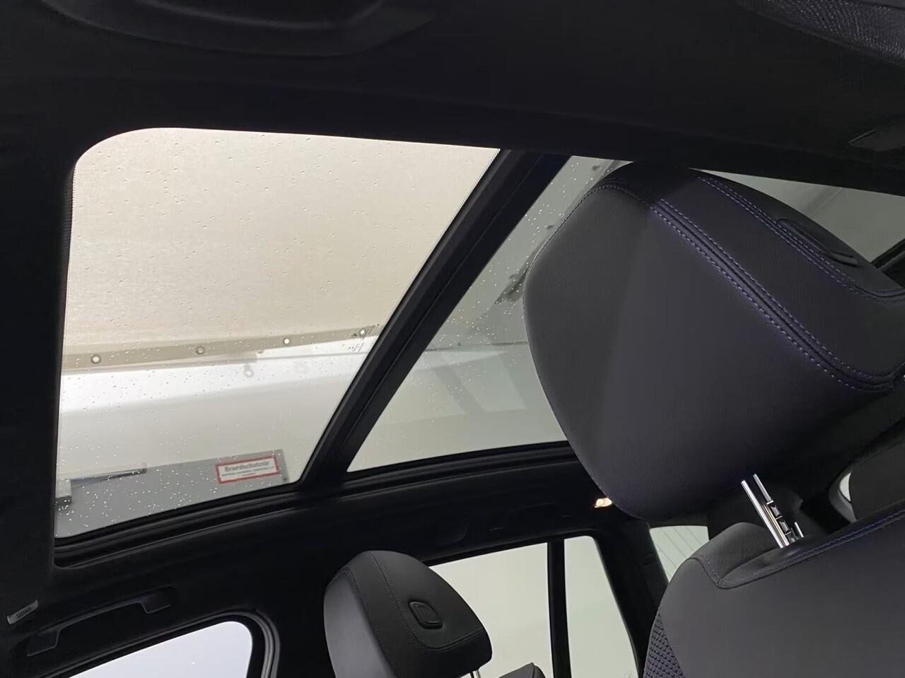 BMW X3 xDrive30e M-SPORT ** ADAPT LED, NAVI+, PANORAMA, TREKH, 20-inch LMV, CARBON SCHWARZ ** 1e EIG ** ** INFORMEER OOK NAAR ONZE AANTREKKELIJKE FINANCIAL-LEASE TARIEVEN **