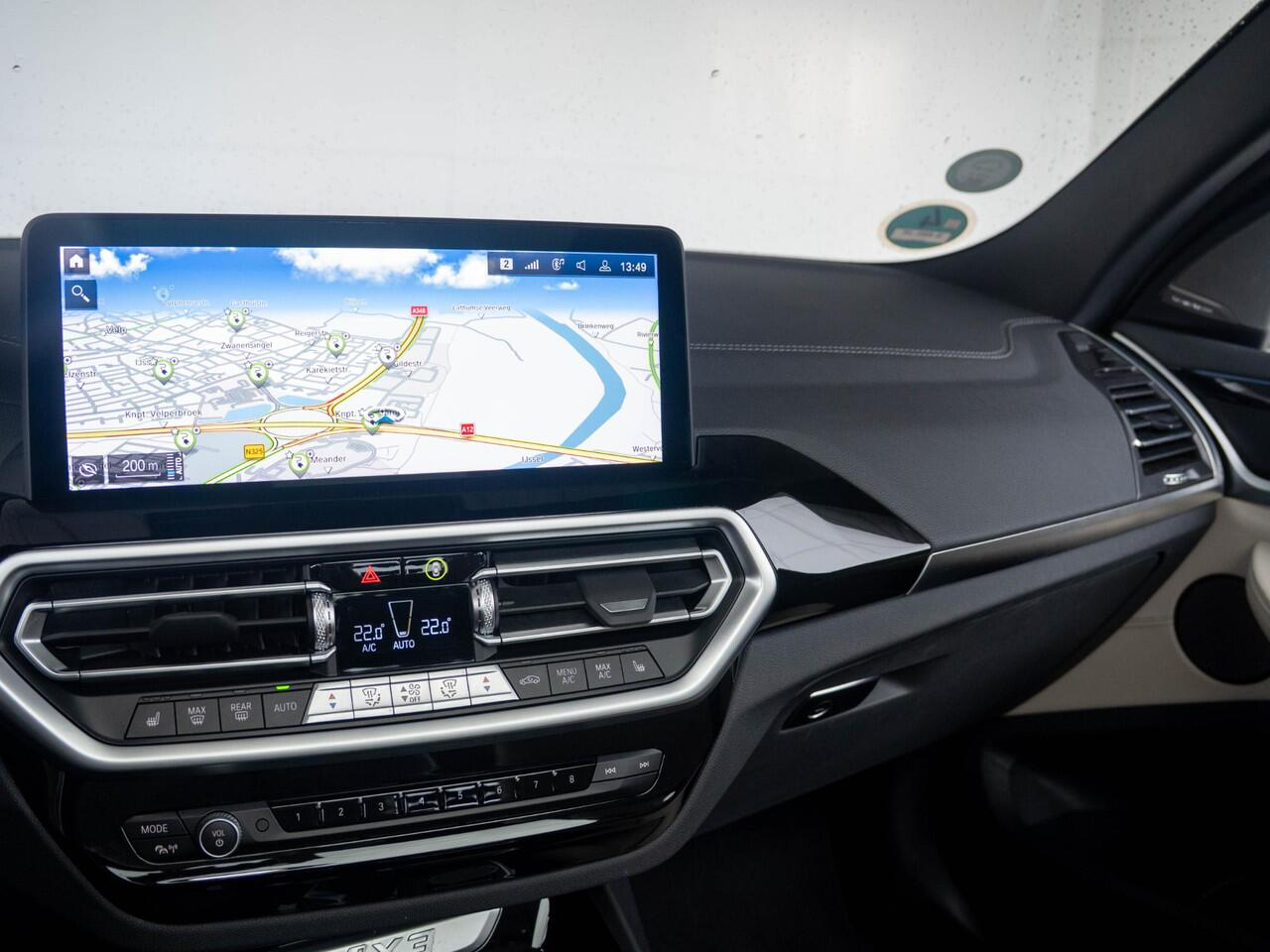 BMW X3 iX3 | High Executive | Parking Pack | Comfort Access | Stoelverwarming | Head-Up Display | Harman Kardon | 20''