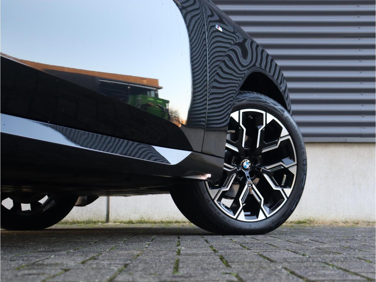 BMW X3 20d xDrive | M Sportpakket | Panodak | Trekhaak | Driving Assistant Plus | Stoelverwarming | Parking Assistant Plus | 19'' LMV