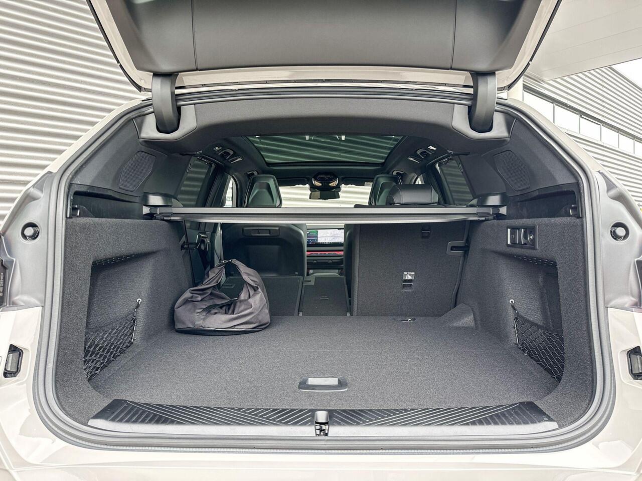 BMW X3 30e xDrive | Trekhaak met elektrisch wegklapbare kogel | Glazen panoramadak