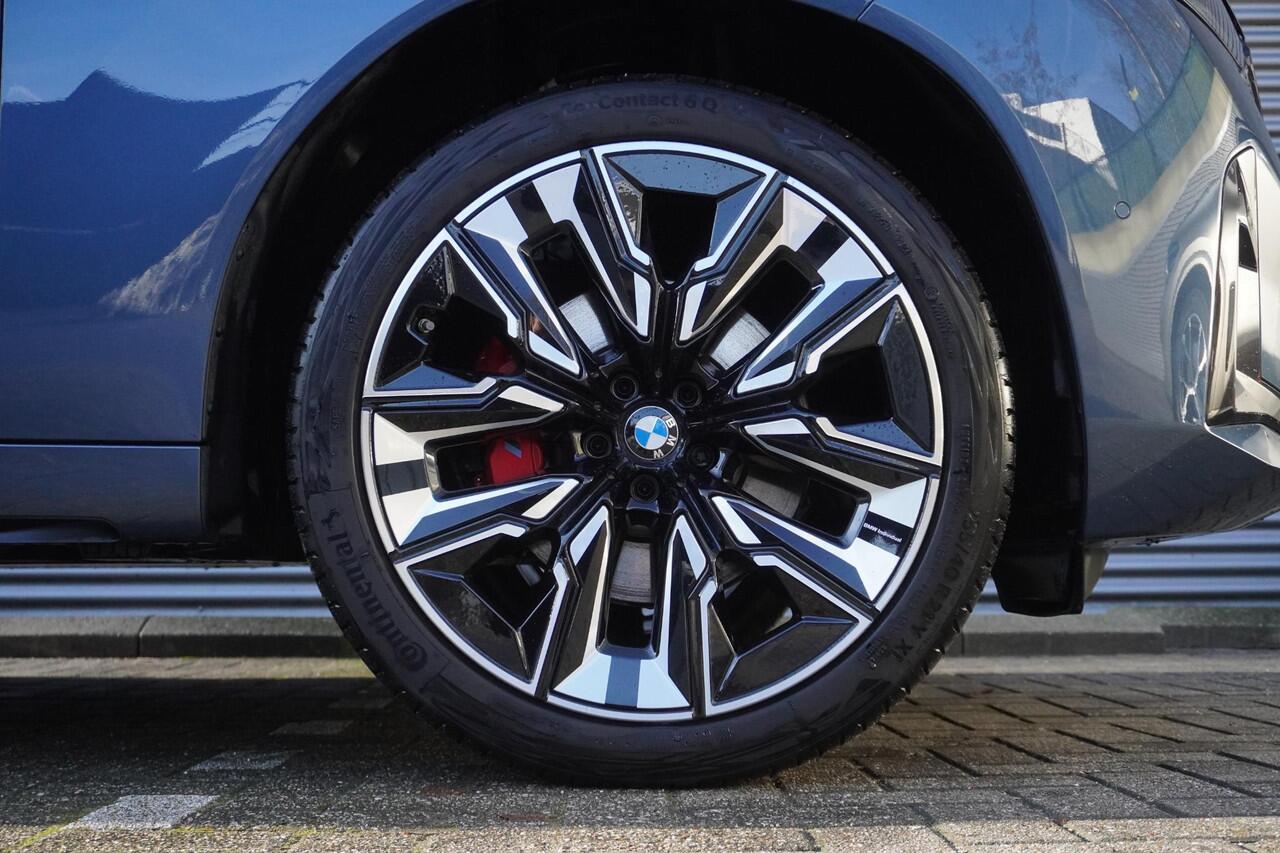 BMW X3 30e xDrive M Sportpakket Pro | Comfort Pack | Trekhaak met elektrisch wegklapbare kogel | 2 Glazen panoramadak | HIFI System Harman Kardon | Driving Assistant Professional