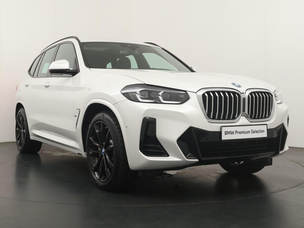 BMW X3 xDrive30e | M-Sportpakket | Panoramadak | HiFi | 19''