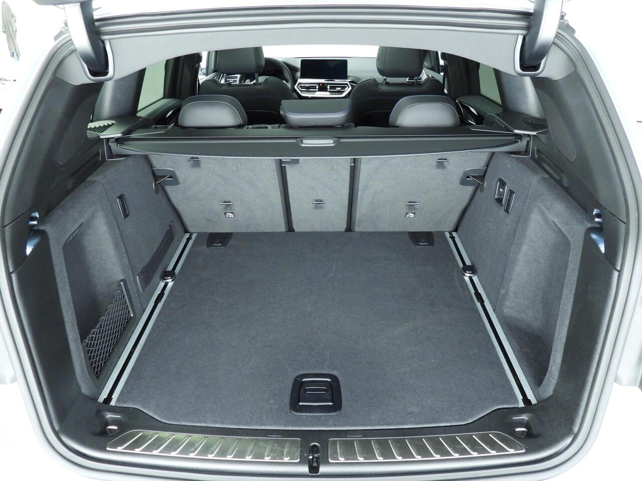 BMW X3 xDrive30d | M-Sportpakket | Laserlicht | Leder | HUD | Trekhaak | Schuifdak | Elektr. zetels | Active cruise | DAB | Harman-kardon sound | Alu 21 inch