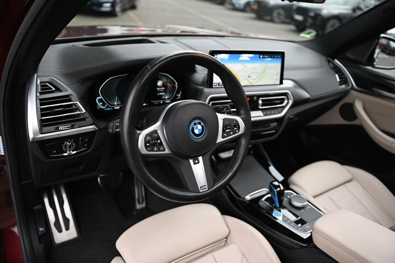 BMW X3 iX3 High Executive / Panoramadak / Adaptief onderstel / Laserlight / Stuurverwarming / Comfort Access / Parking Assistant Plus / Head-Up / Harman Kardon / Stoelverwarming