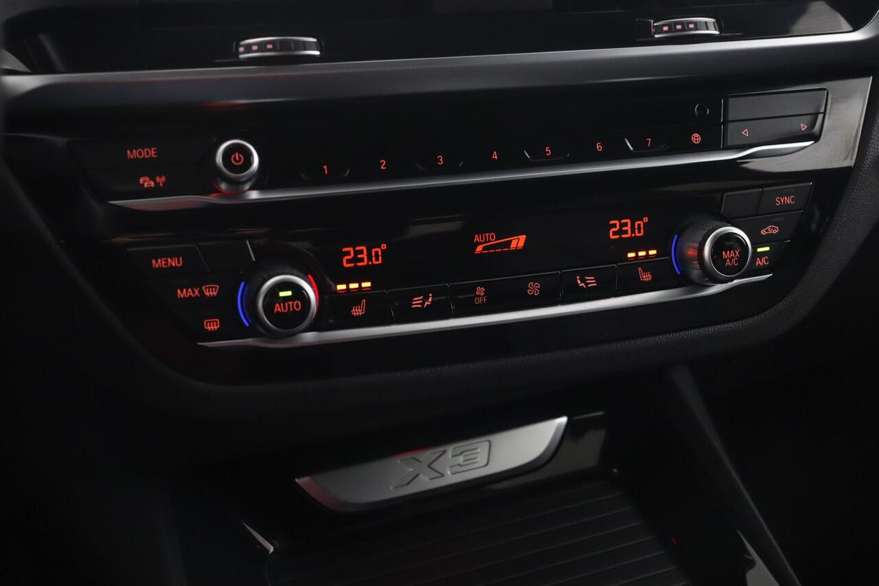 BMW X3 xDrive30i High Executive | Trekhaak | Harman/Kardon | Voorstoelen Verwarmd | extra getint glas achter |