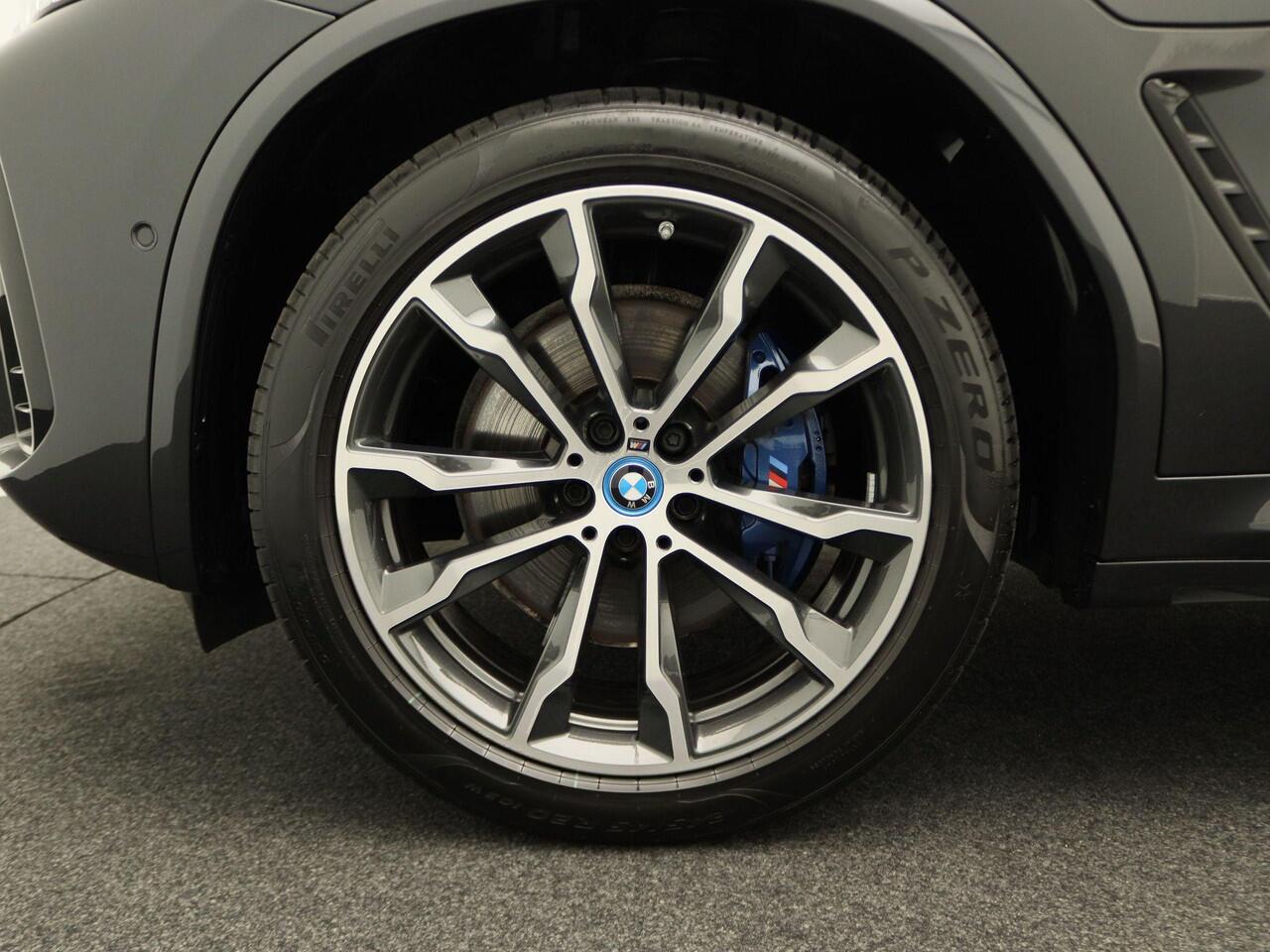 BMW X3 xDrive30e M Sportpakket | Trekhaak | Panoramadak | Driving Assistant | Head-Up Display | Harman Kardon | 20"