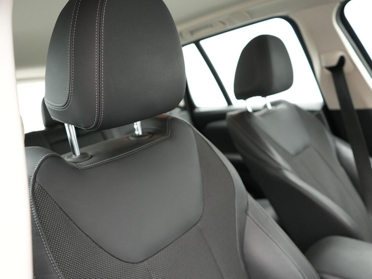 BMW X3 xDrive30e Executive Plug In Hybrid 293pk PHEV | Trekhaak af Fabriek | Head Up | Keyless | Sportstoelen Verwamd | Adaptive LED | Apple Carplay | Navi Full Map | 18"L.M |