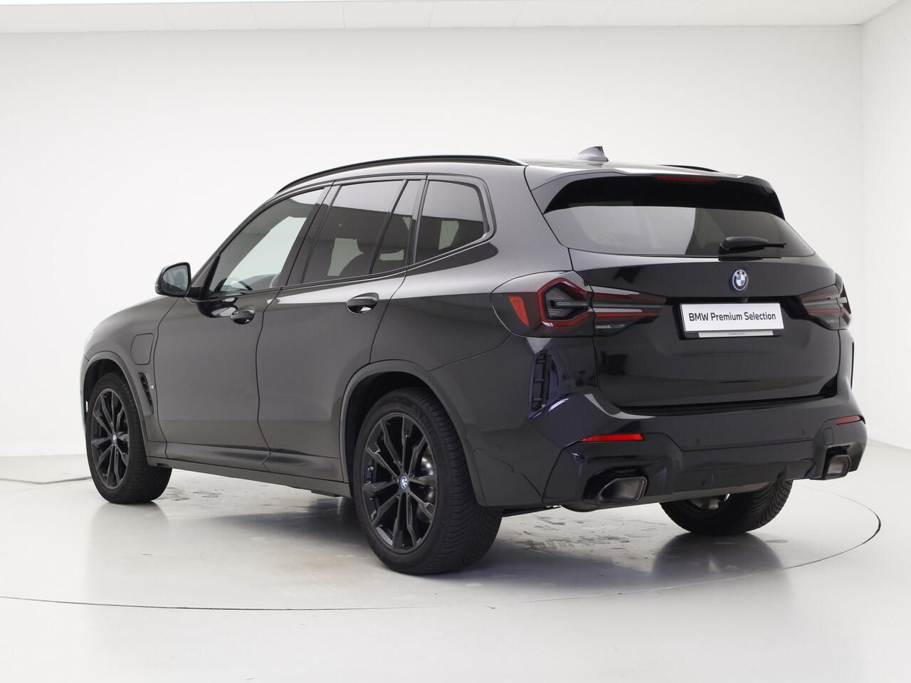 BMW X3 xDrive30e High Executive | M-Sport | Panorama dak | Shadow Line | HiFi | Voorbereiding Driving Assistance