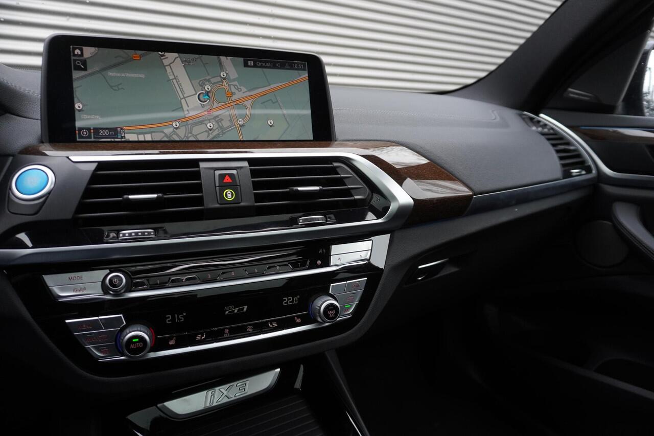 BMW X3 iX3 High Executive | Parking Pack | Trekhaak met elektrisch wegklapbare kogel | BMW Head-Up Display | Harman Kardon Surround Sound Systeem