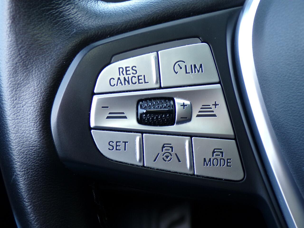 BMW X3 iX3 Executive 80 kWh, SOH 95% / Full LED / Elektr. Schuifdak / Stoelverwarming / Navigatie / Camera + Sensoren / Climate Control / 19'' LMV