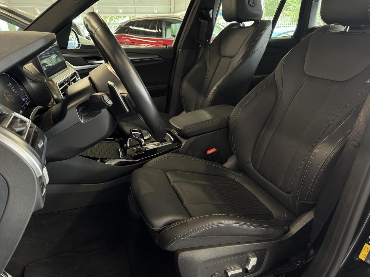 BMW X3 xDrive30e High Executive M Sport | Pano | Camera | Navi | Leer | Elektr. Stoel + Memory | Navi ( Vestiging - Nieuwegein )