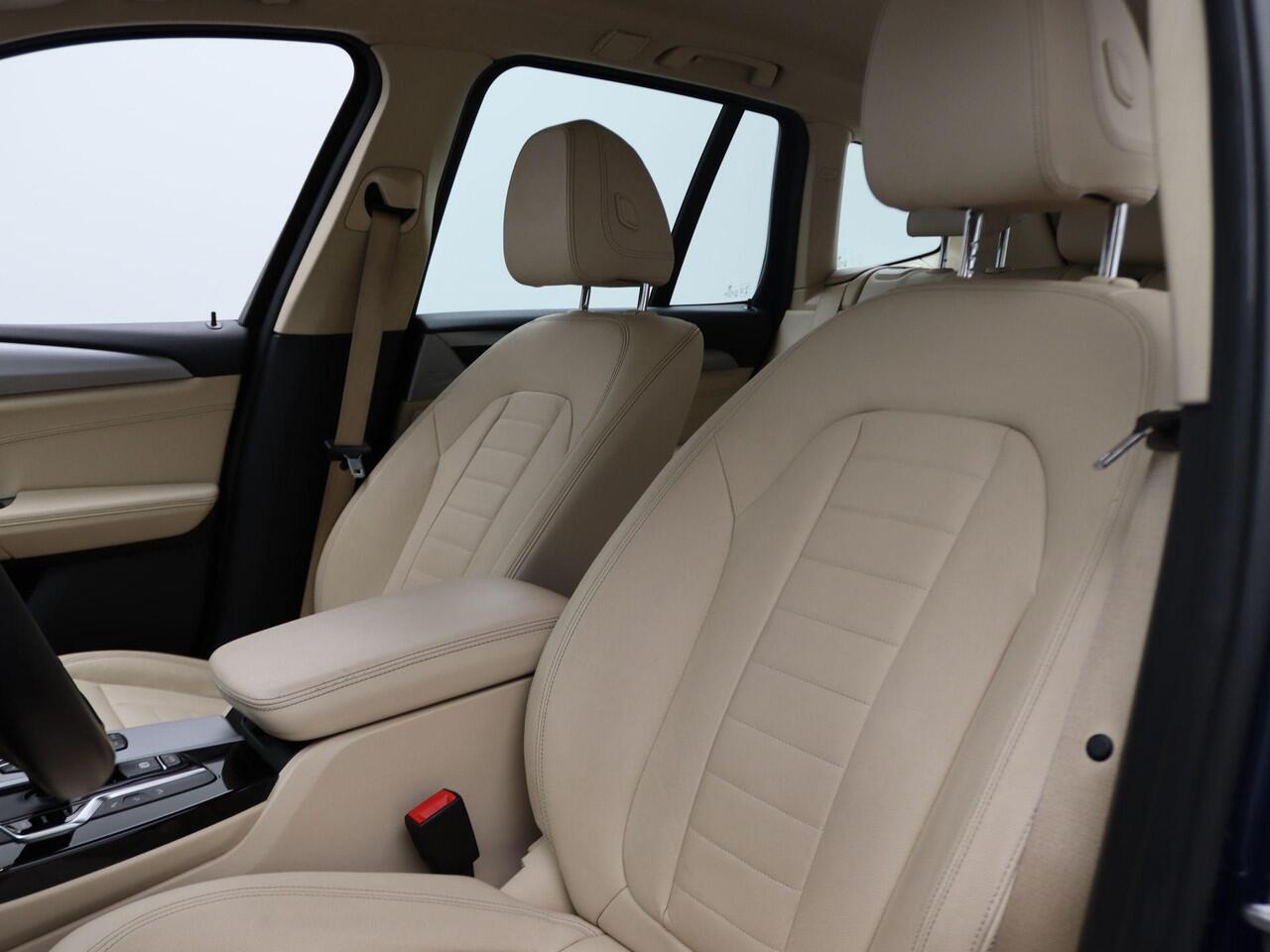 BMW X3 xDrive20i High Executive Edition | Driving Assistant Plus | Head-Up Display | Parking Pack | Elek. stoelen | 18"