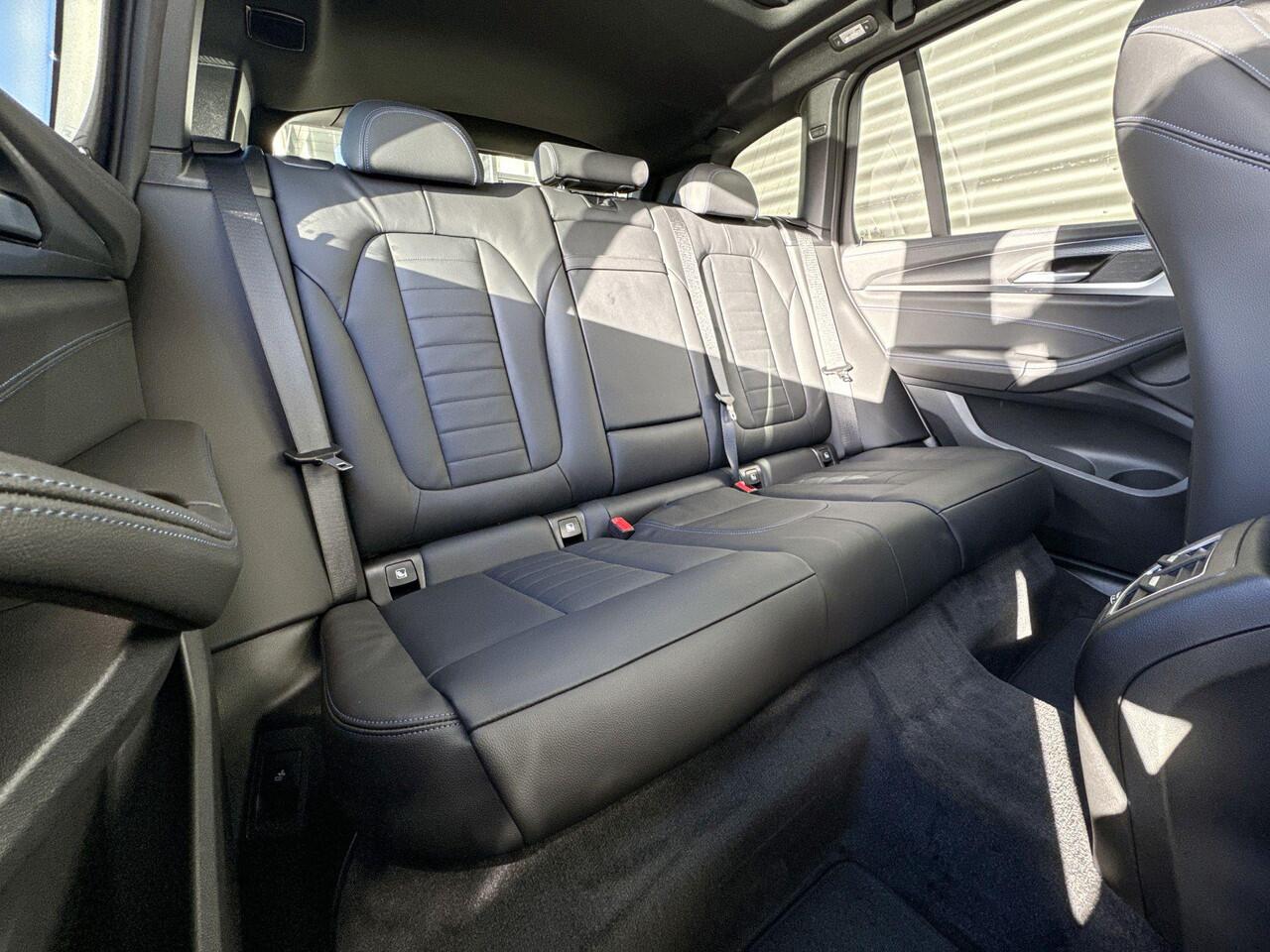 BMW X3 iX3 High Executive High Executive / Parking Pack / Safety Pack / Shadow Line Pack