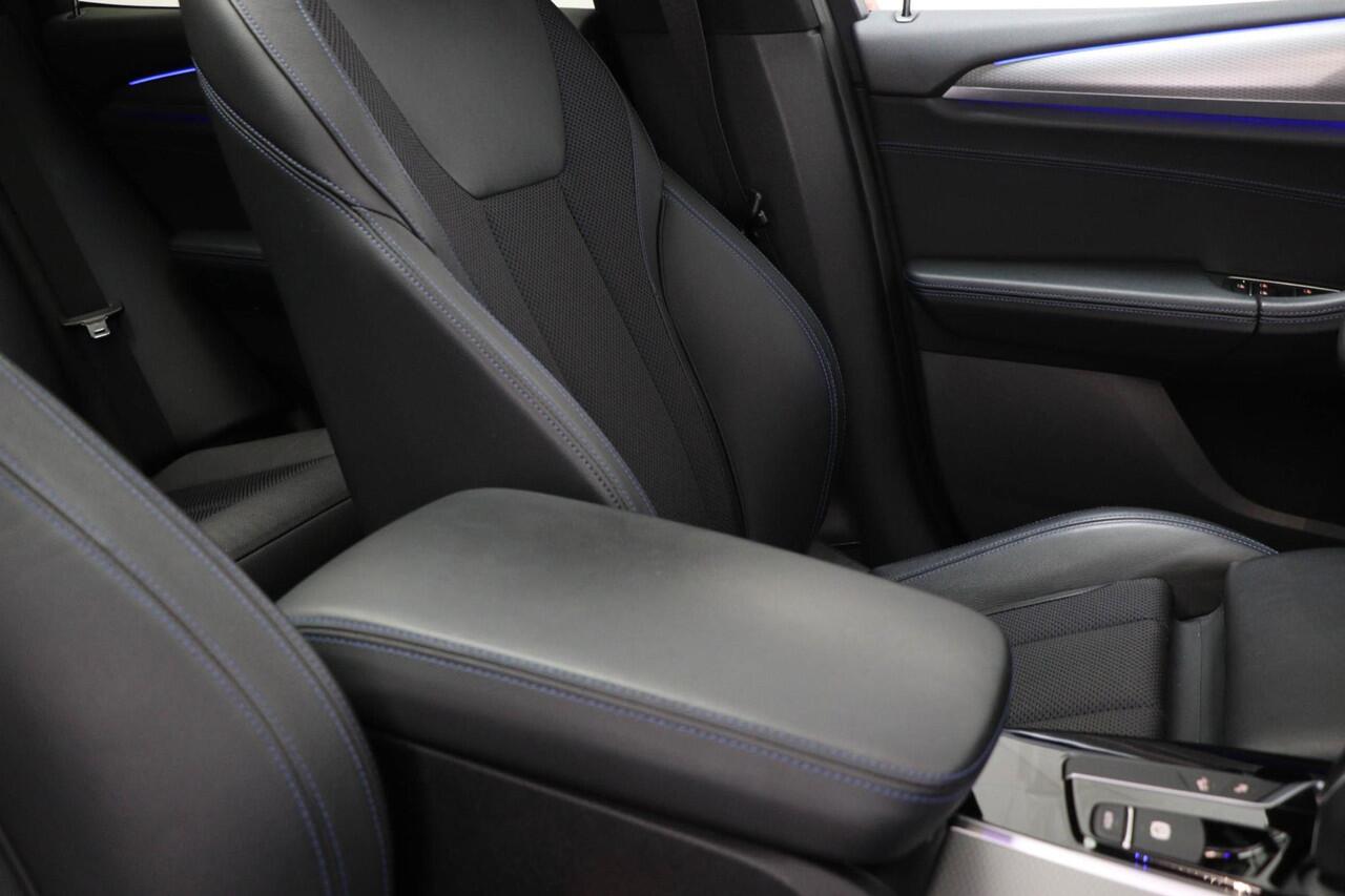 BMW X3 xDrive30i M-Sport High Executive | SAFETY PACK | PANORAMADAK | HEAD UP | CAMERA | 20"