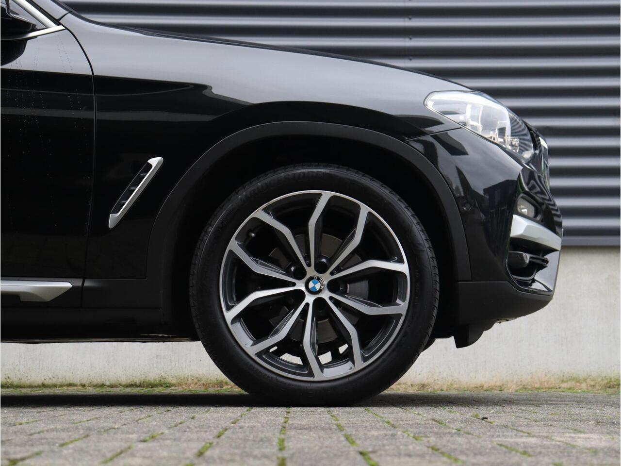 BMW X3 xDrive20i | High Executive | X-Line | Panodak | Driving Assistant | Apple Carplay | Achteruitrijcamera | HiFi | Comfort Access | 20'' LMV