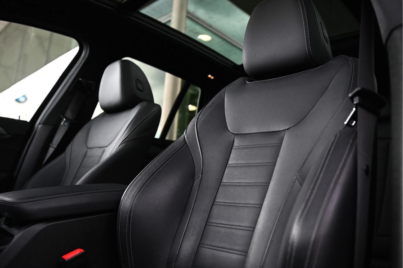 BMW X3 xDrive30e High Executive M Sport Automaat / Panoramadak / Achteruitrijcamera / Sportstoelen / Adaptief onderstel / Stoelverwarming / Adaptieve LED / Parking Assistant / Live Cockpit Professional