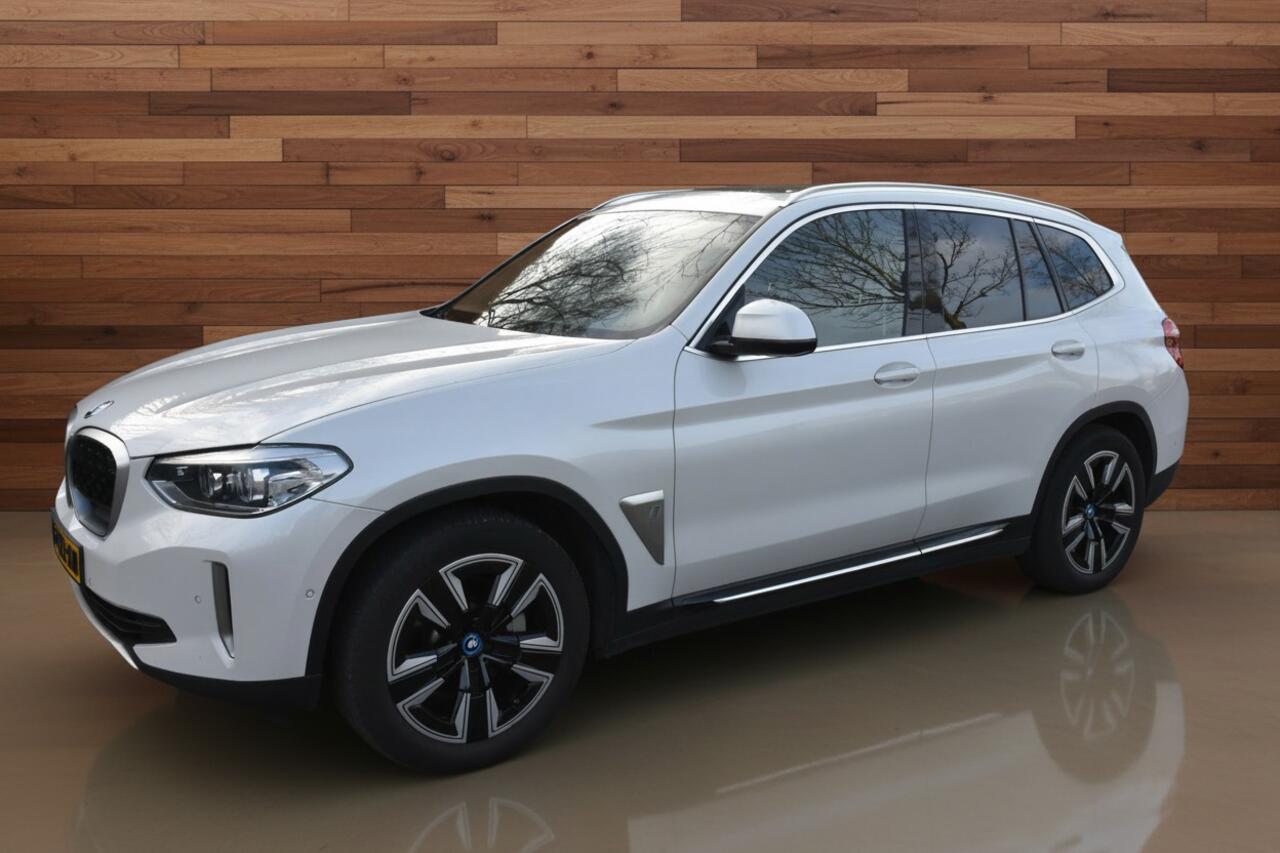 BMW X3 iX3 Executive 80 kWh | SOH 98,68% | PANORAMA DAK | TREKHAAK