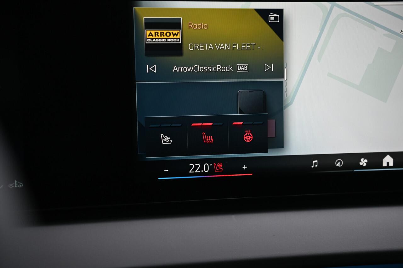 BMW X3 20 xDrive M Sport Automaat / Panoramadak / Trekhaak / Sportstoelen / Parking Assistant Plus / Adaptieve LED / Comfort Access