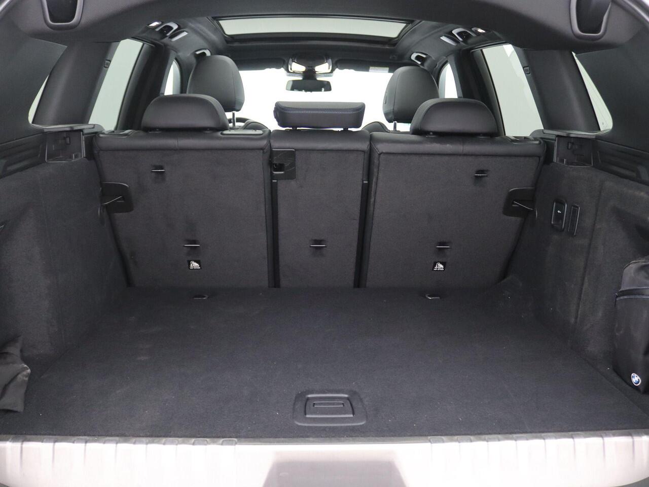 BMW X3 xDrive30e High Executive 292PK AUT8 M-Sport, Pano-Schuifdak, Cruise Controle, Head-Up Display, M-Sportremmen, 360gr. Camera, Memorystoel, Stoel-Stuurverwarming, Trekhaak, 21" LM Velgen