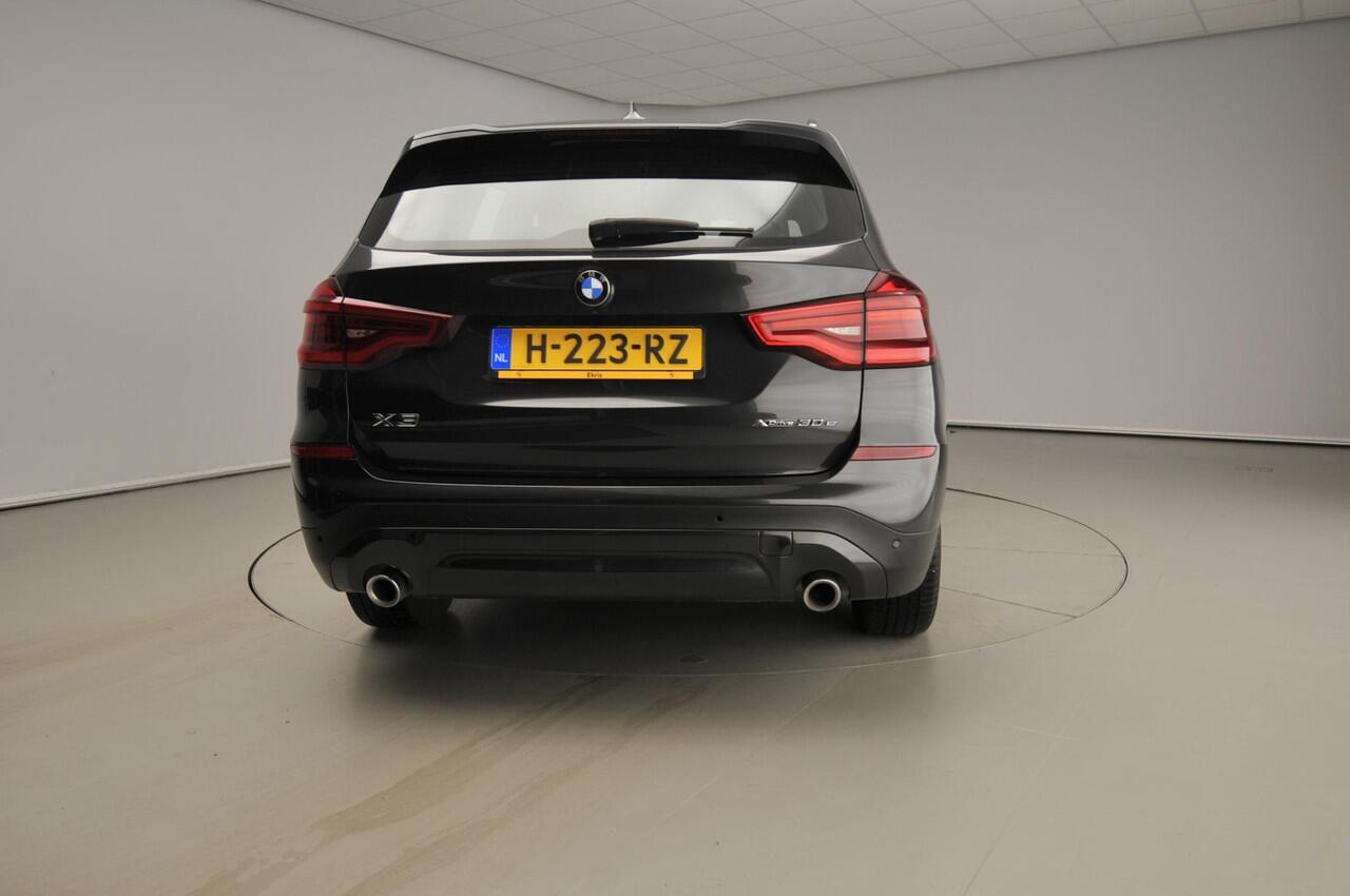 BMW X3 xDrive30e | LED | Leder |Navigatie | Sportstoelen | Stoelverwarming | Shadow line | hifi speakers | Alu 18 inch