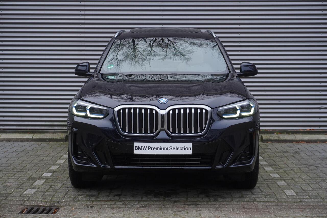 BMW X3 xDrive30e M Sportpakket | High Executive | Glazen panoramadak | HiFi System | BMW Laserlight