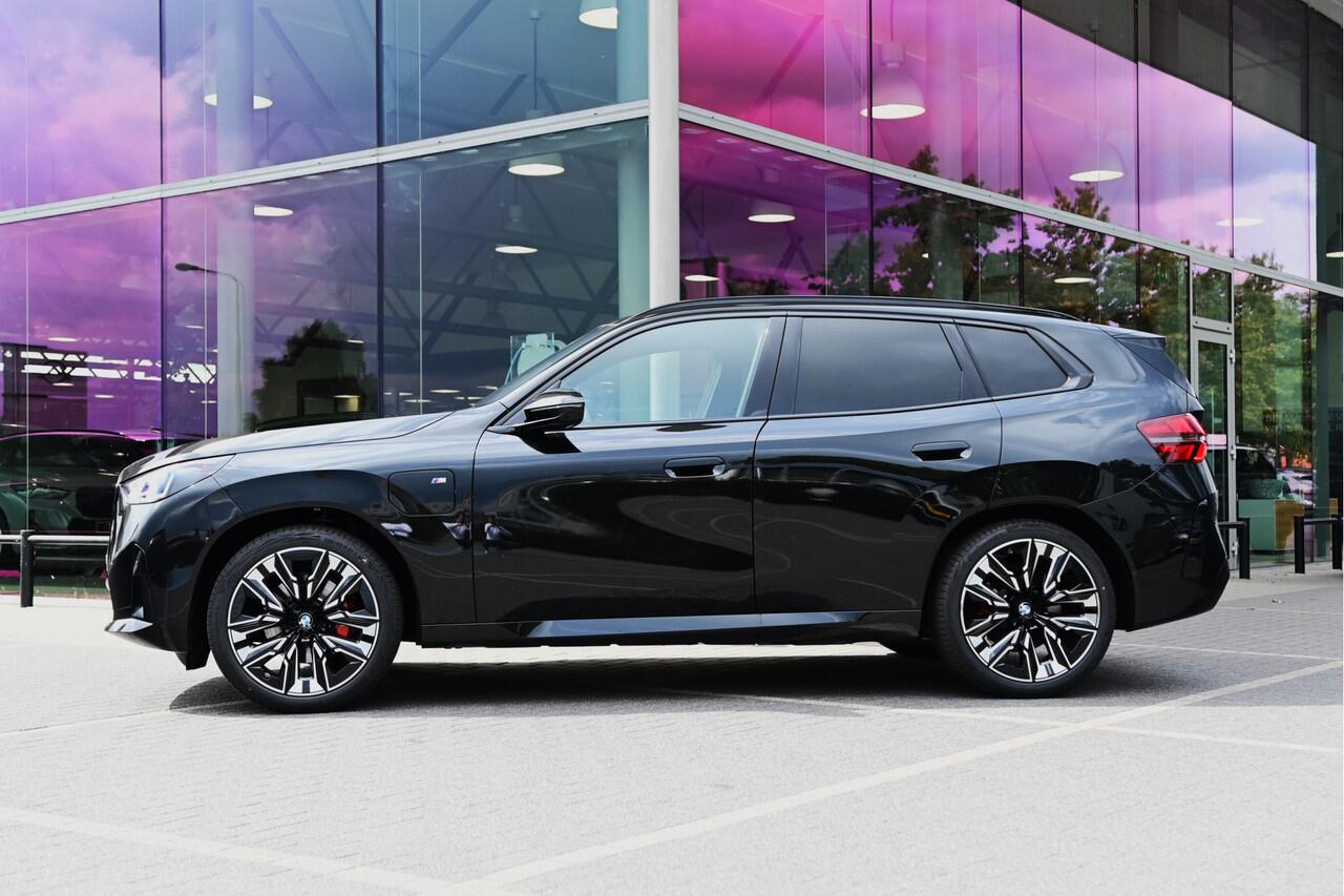 BMW X3 30e xDrive M Sport Automaat / Panoramadak / Trekhaak / Sportstoelen / Adaptieve LED / Stoelventilatie / Parking Assistant Plus / Comfort Access