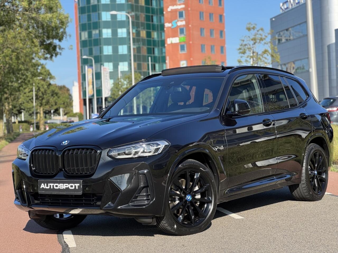 BMW X3 xDrive30e M-Sport 292 Pk Carbon Pano Camera