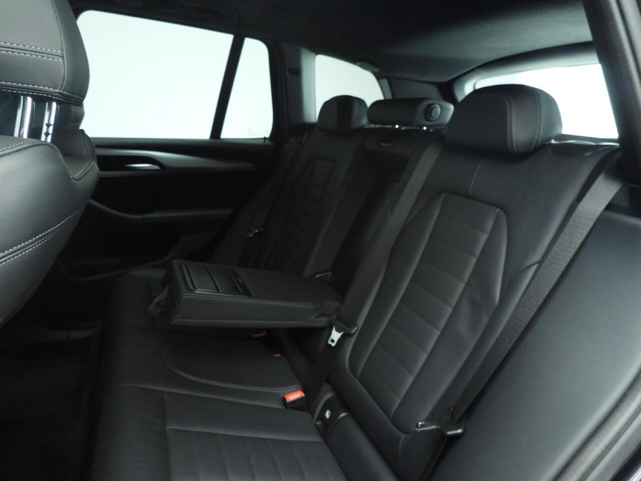 BMW X3 xDrive30e | LED | Leder |Navigatie | Sportstoelen | Stoelverwarming | Shadow line | hifi speakers | Alu 18 inch