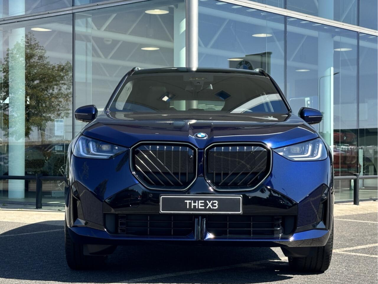 BMW X3 30e xDrive M Sport Automaat / Panoramadak / Trekhaak / Sportstoelen / Adaptieve LED / Parking Assistant Plus / Stoelventilatie / Comfort Access / Stuurverwamring