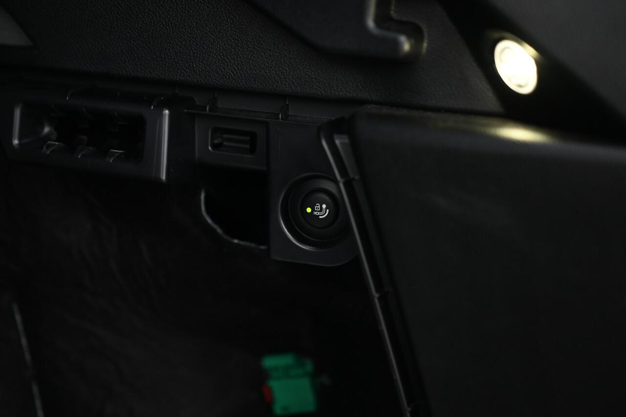 BMW X3 xDrive30e High Executive M Sport Automaat / BMW M 50 Jahre / Trekhaak / Sportstoelen / LED / Live Cockpit Professional / Parking Assistant / Stoelverwarming