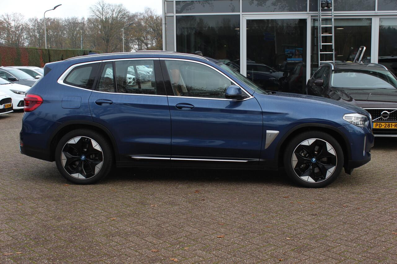 BMW X3 iX3 Executive 80 kWh / SoH 95.5% / Panoramadak / Camera / Head-up / 20'' / Leder / Harman Kardon / Navigatie / Memory seats / Dodehoek / DAB / Stoelverwarming / Cruise Control Adaptief