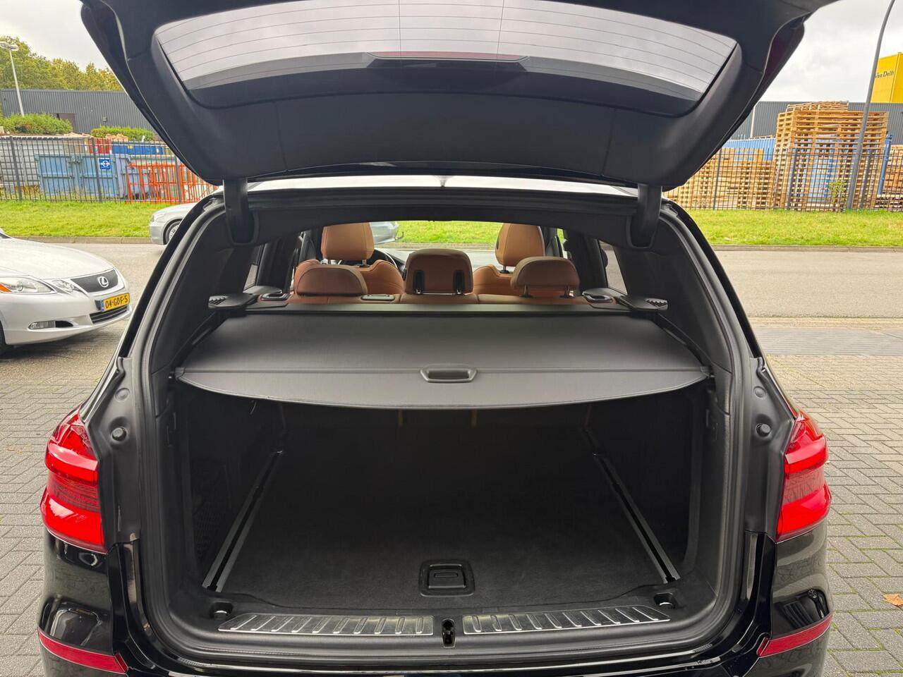 BMW X3 sDrive20i Launch Edition High Executive | 2E EIGENAAR | 12MND GARANTIE | PANODAK | DAB | LEDER | LED | CAMERA | NAVI | LMV |