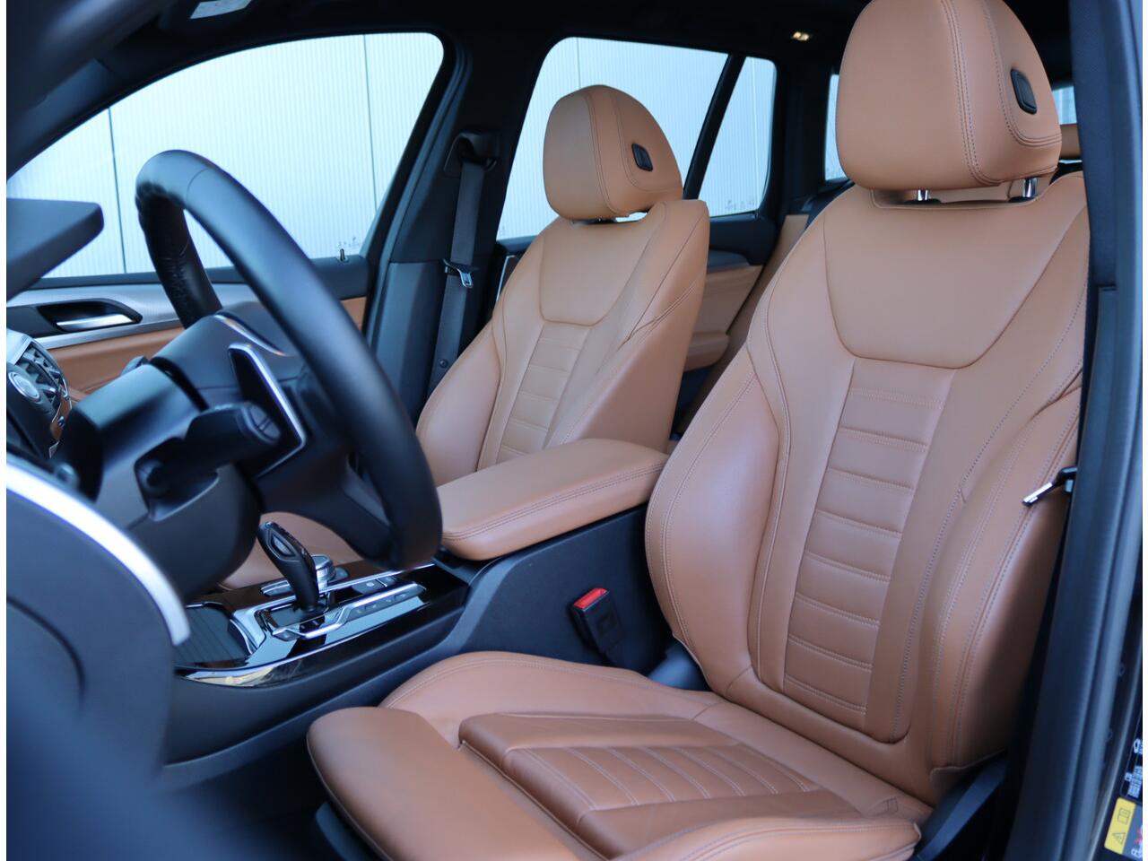 BMW X3 xDrive30e M-Sport | Pano | Trekhaak | Leder | Head-up | Org. NL