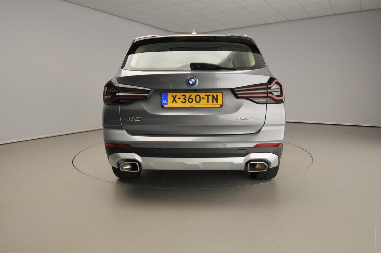BMW X3 xDrive30e | LED | Navigatie | Schuifdak | Sportstoelen | PDC | DAB | Hifi speakers | Alu 18 inch