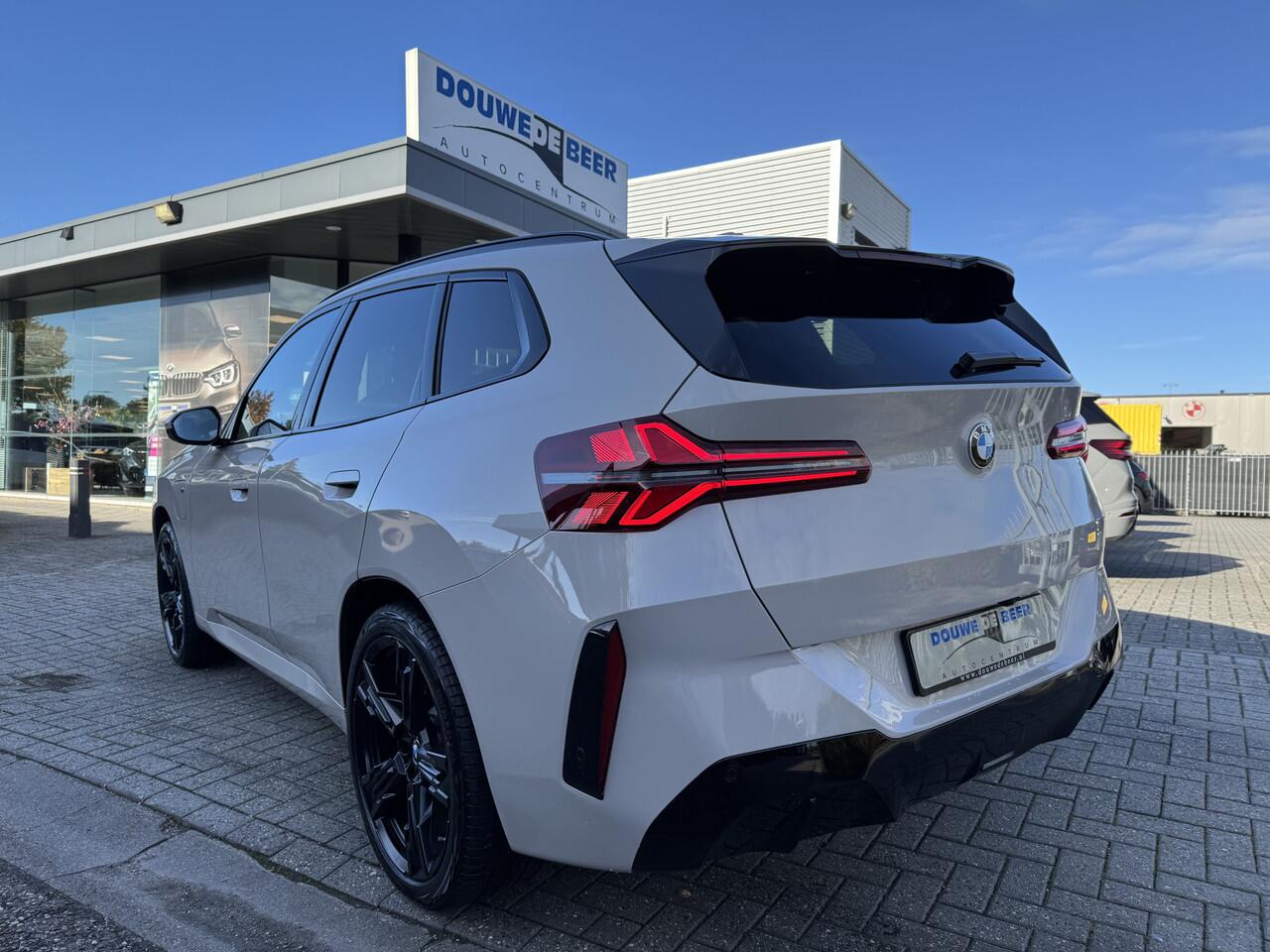 BMW X3 30e xDrive M-SPORT PRO Pano-Dak | Trekhaak | Harman Kardon | Keyless | Memory