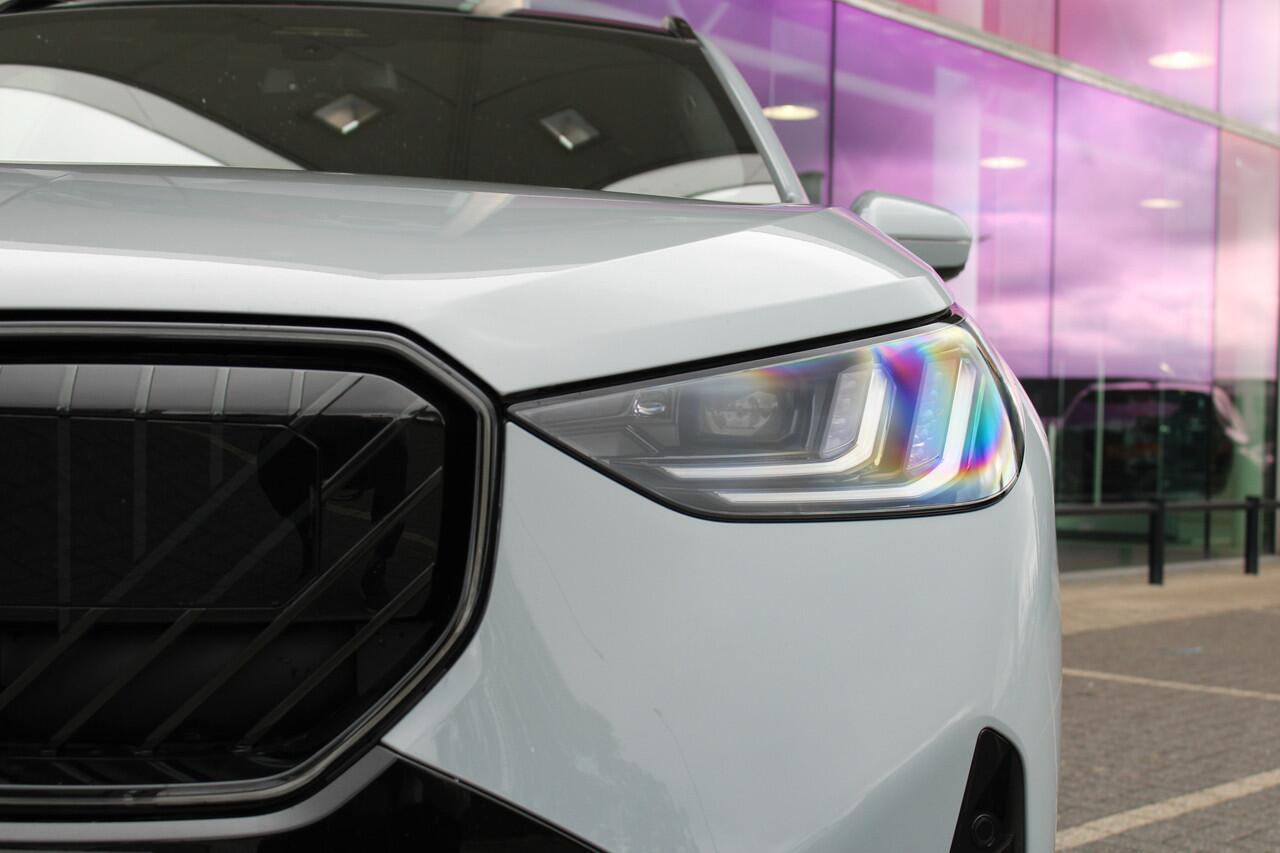 BMW X3 30e xDrive M Sport Automaat / Panoramadak / Trekhaak / Sportstoelen / Adaptieve LED / Parking Assistant Plus / Comfort Access / Stuurverwarming