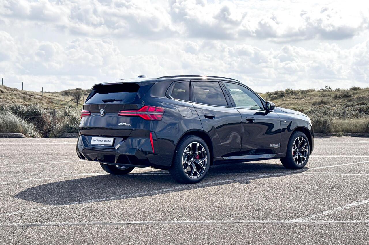 BMW X3 30e xDrive | M Sport | Glazen Panoramadak | Head-up Display | Harman Kardon |