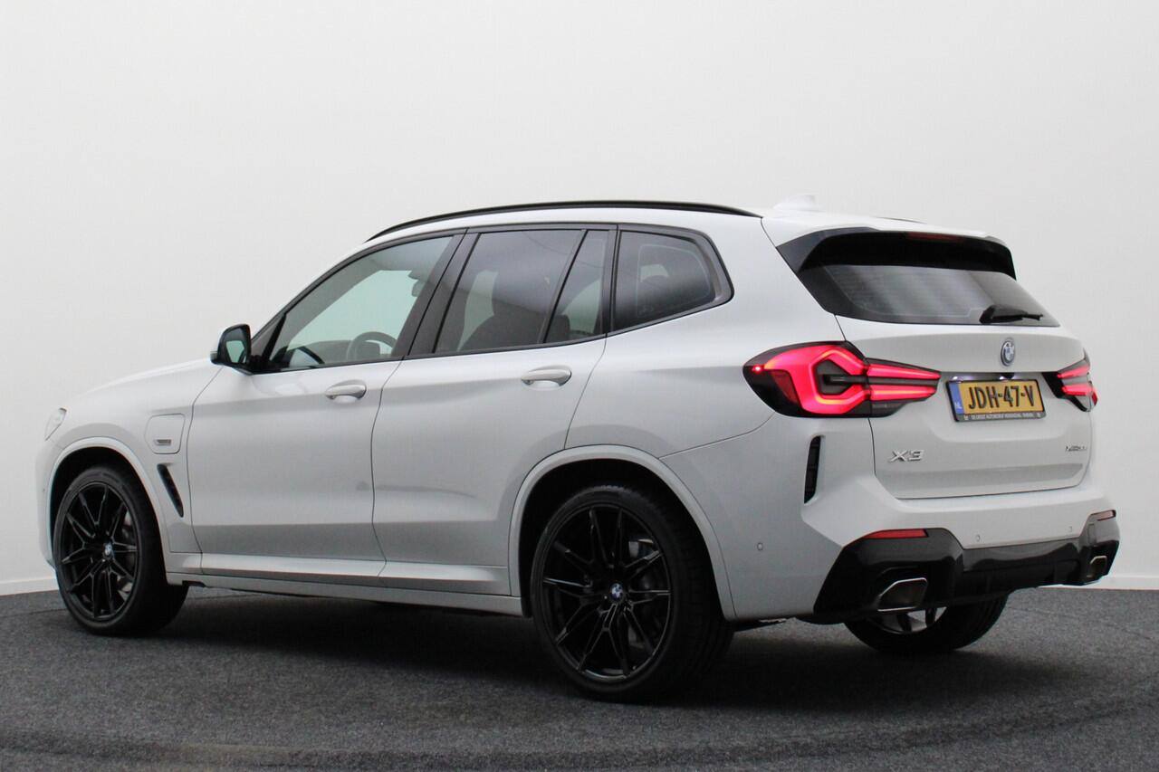 BMW X3 xDrive30e High Executive M-pakket Leer, Stoelverwarming, Camera, Cruise, Apple Carplay, LED, DAB, 21''