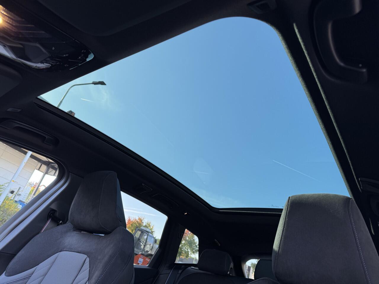 BMW X3 30e xDrive M-SPORT PRO Pano-Dak | Trekhaak | Harman Kardon | Keyless | Memory